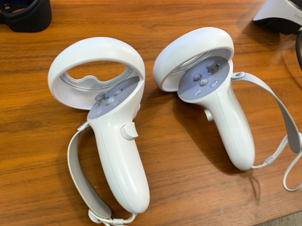 付属品の専用コントローラー