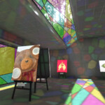 アイキャッチ 虹色のステンドグラスが使われた空間